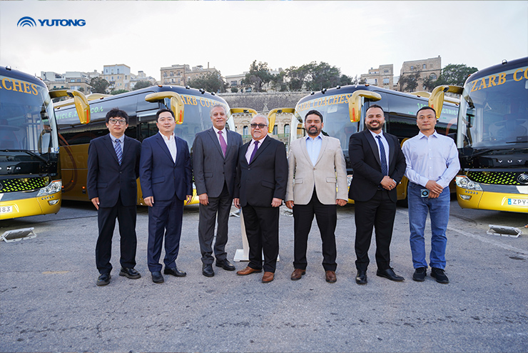 Cerimónia de Entrega do Autocarro Elétrico Yutong ICE12 Realizada em Malta
