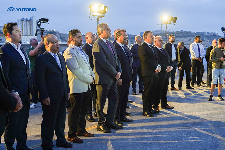 Cerimónia de Entrega do Autocarro Elétrico Yutong ICE12 Realizada em Malta