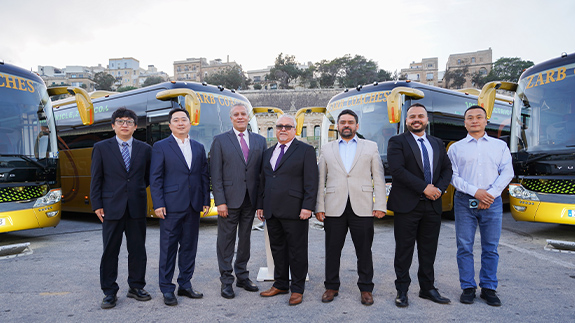Cerimónia de Entrega do Autocarro Elétrico Yutong ICE12 Realizada em Malta