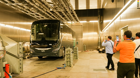 Jornalistas Europeus Exploram a Inovação Transformadora da Indústria no Principal Laboratório Mundial de EV