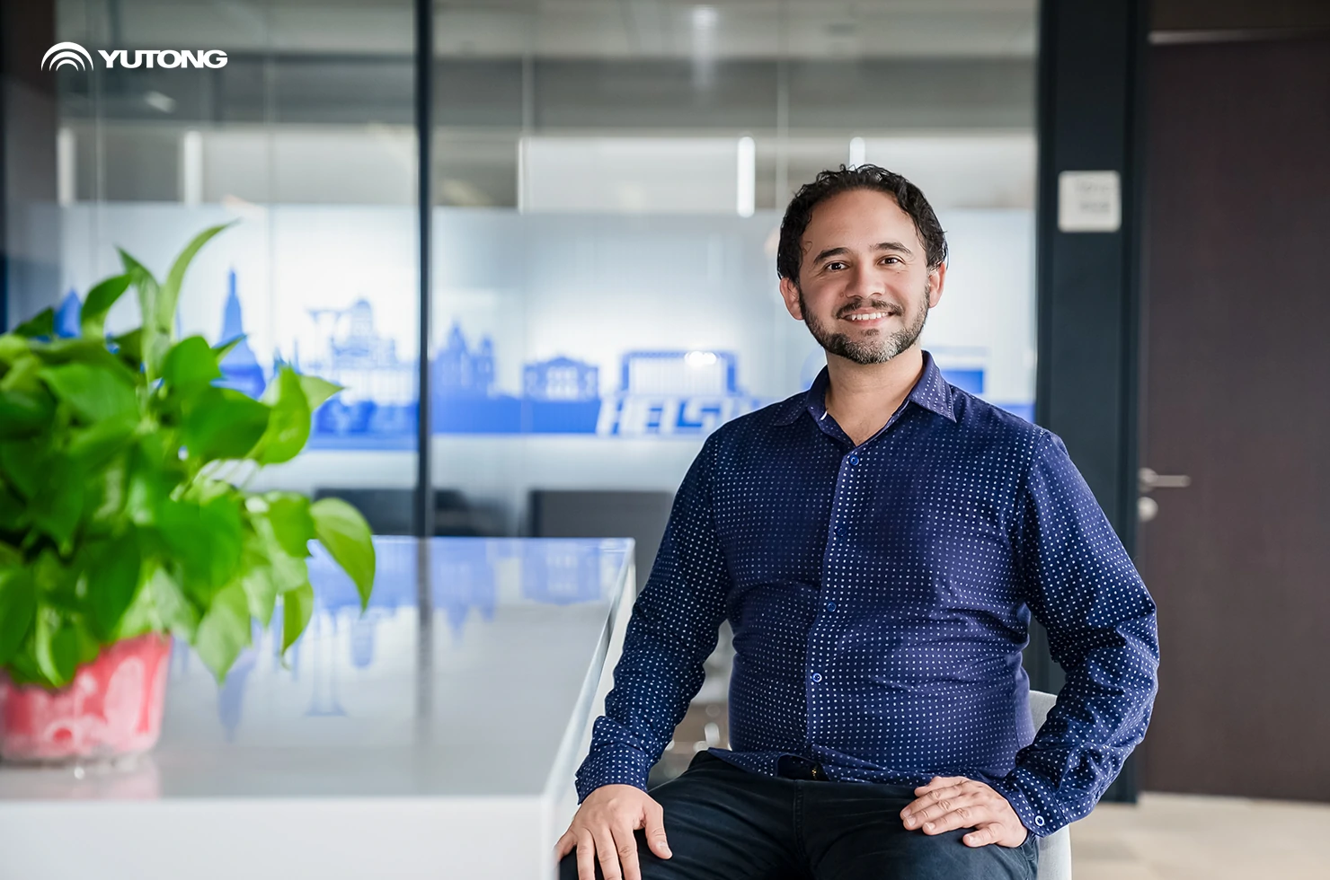 Reunir na Yutong, Ligar o Mundo, Crescer Lado a Lado com a Nossa Força de Trabalho Global Reunir na Yutong, Ligar o Mundo, Crescer Lado a Lado com a Nossa Força de Trabalho Global