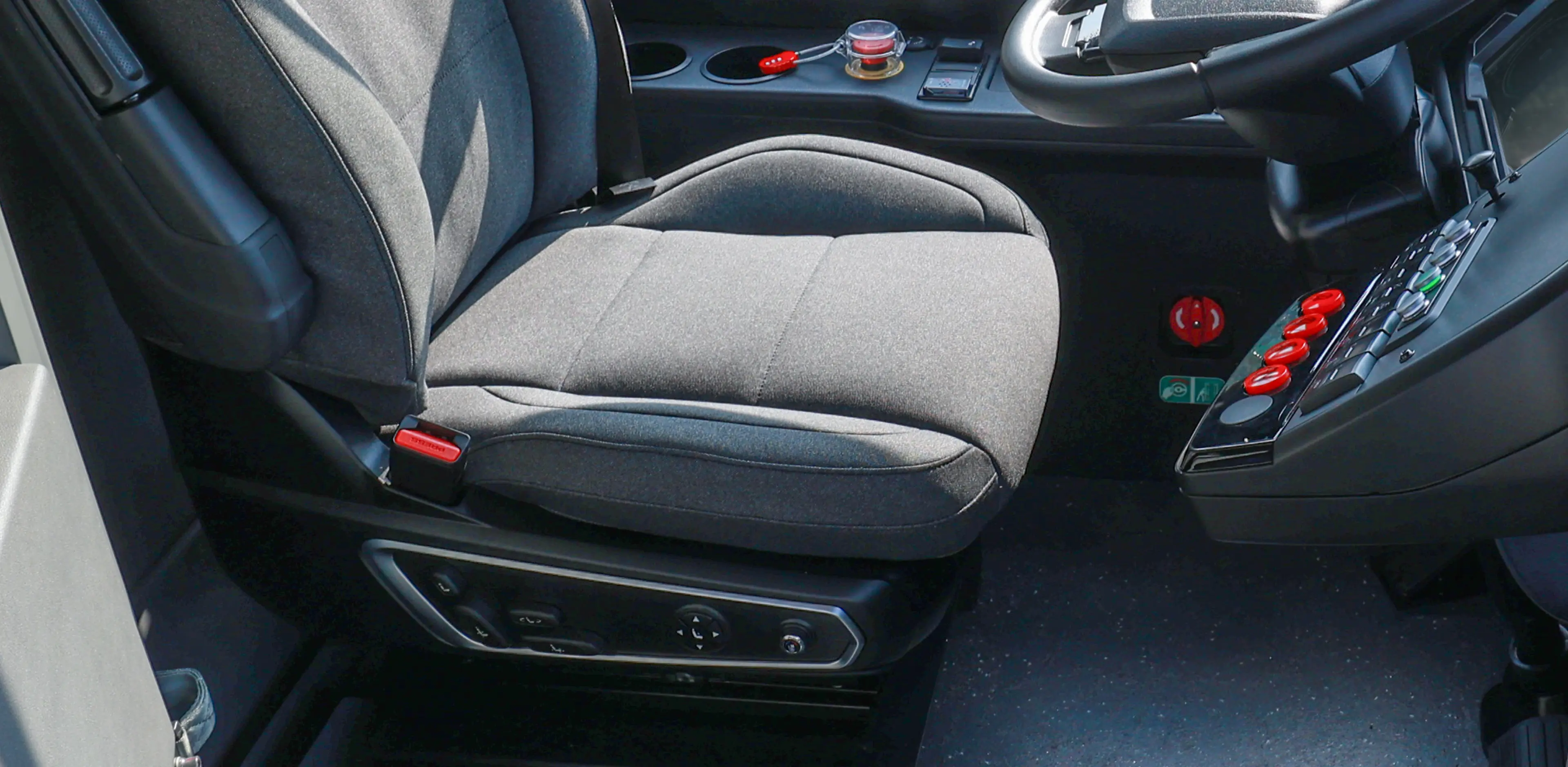  Assento do motorista com suspensão pneumática integral