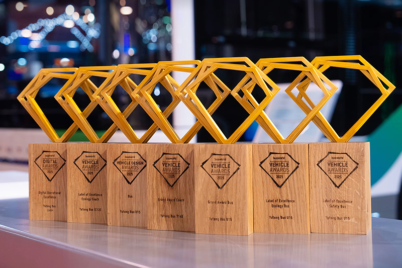 A Yutong lança a EV Long-life Tech na Busworld Europe 2025 e conquista sete importantes prémios, entre os quais os modelos Yutong T14E e U15 receberam, respetivamente, o 
