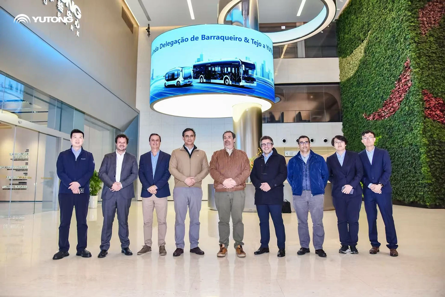 Delegação dos principais clientes portugueses visita a Yutong para estudos e negociações Delegação dos principais clientes portugueses visita a Yutong para estudos e negociações