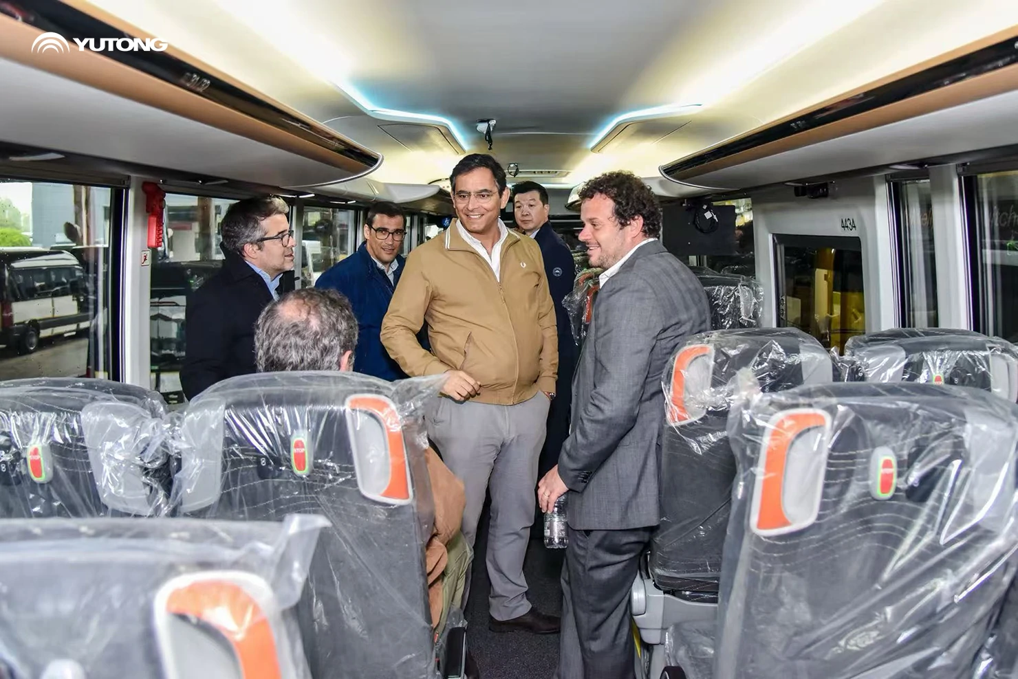 Delegação dos principais clientes portugueses visita a Yutong para estudos e negociações Delegação dos principais clientes portugueses visita a Yutong para estudos e negociações